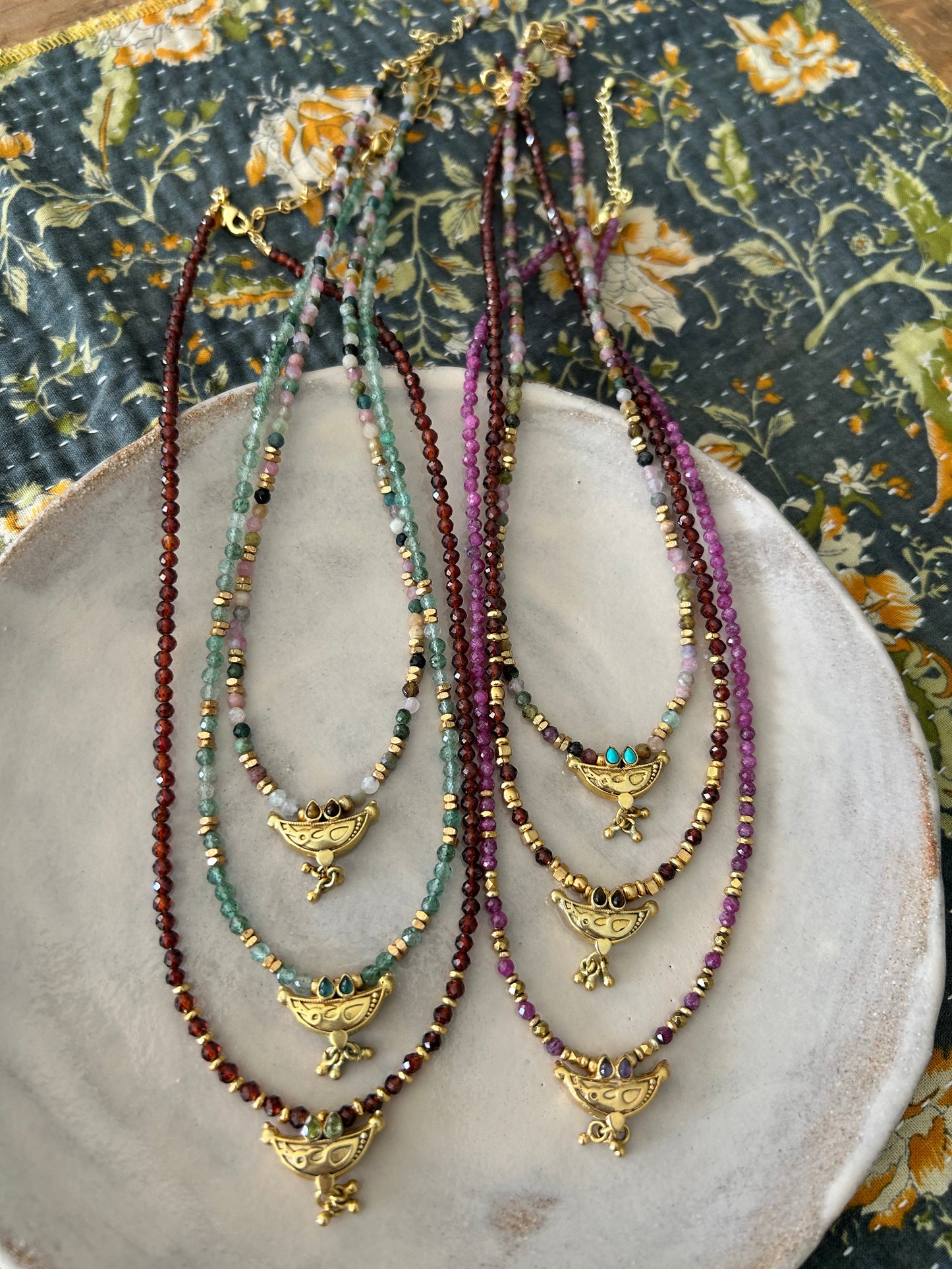 Collier Baba pierres semi-précieuses &  pendentif laiton