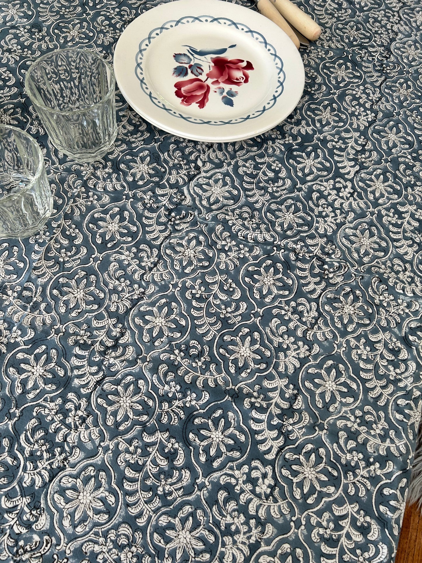 Nappe en coton imprimée à la main petites fleurs bleu jeans