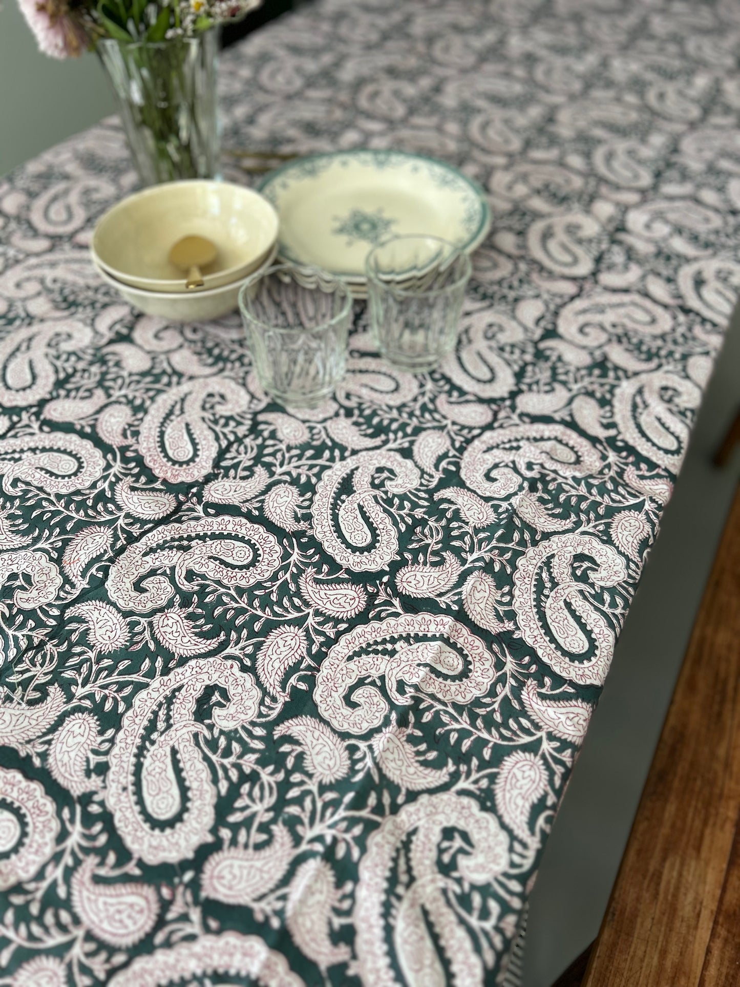 nappe à fleurs verte
