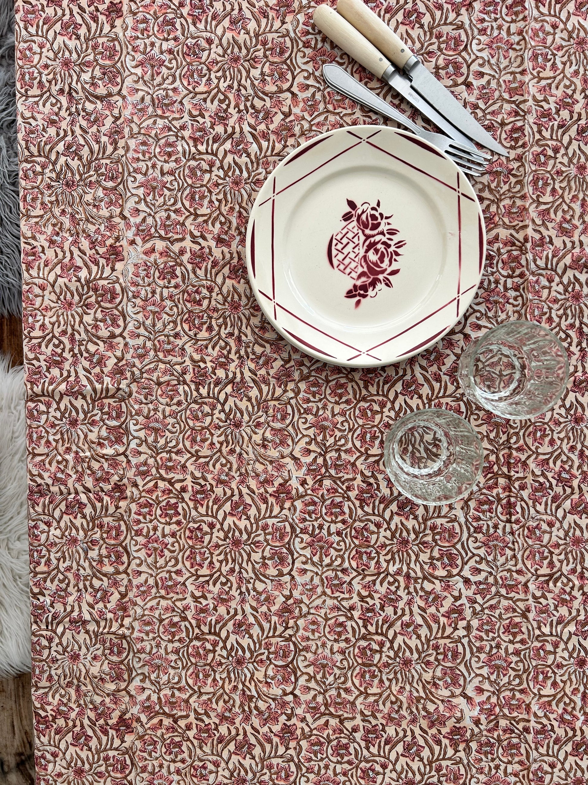 nappe à petites fleurs