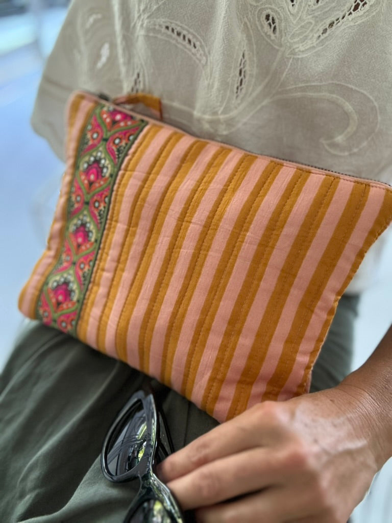 Pochette matelassée & ruban vintage |  VINTY